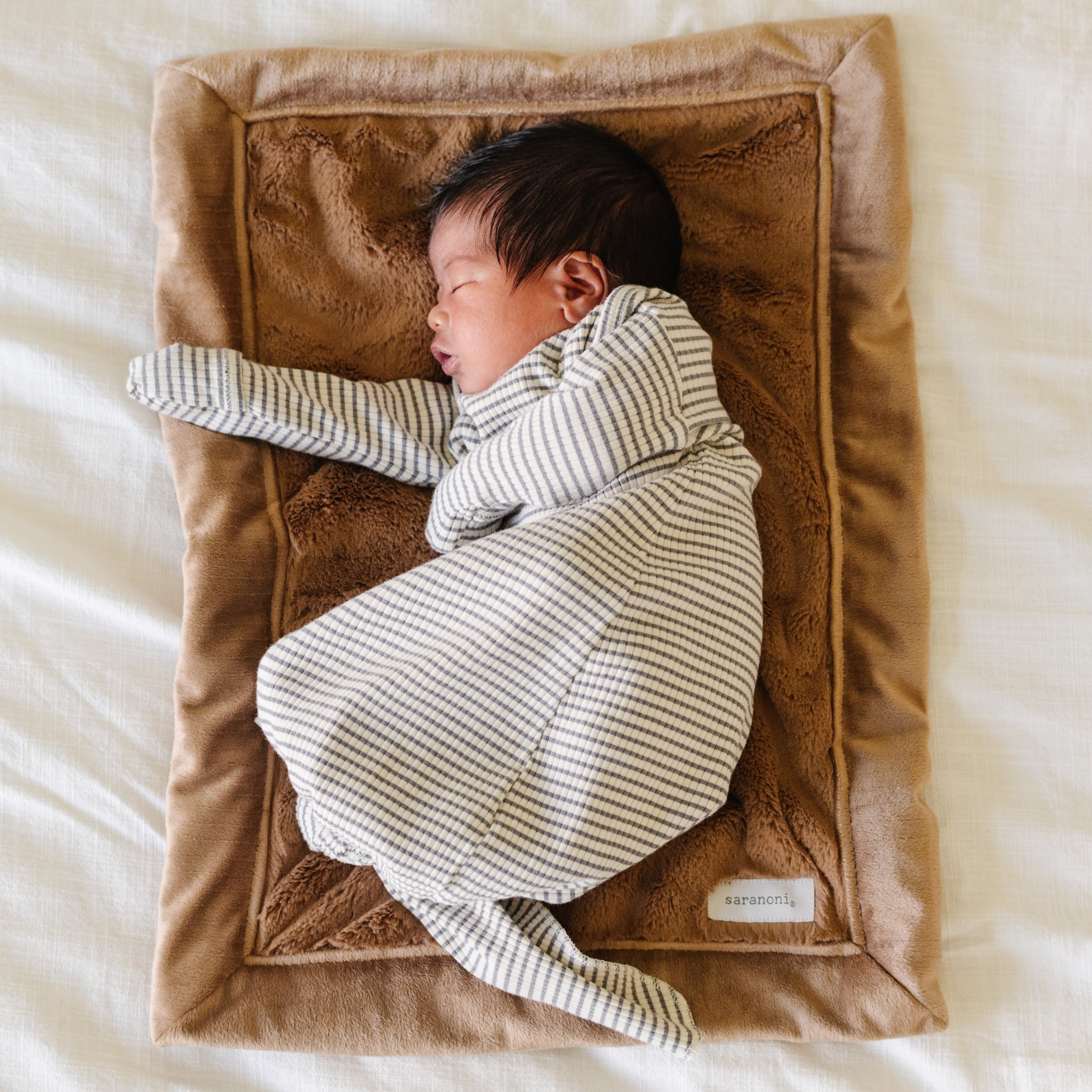 Lush Mini Blankets by Saranoni